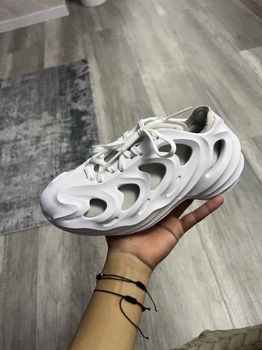 Adidasi adidas ………..