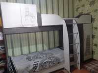 Двухярусная детская кровать со шкафом