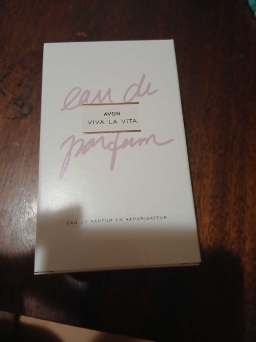 Продавам парфюм viva la vita