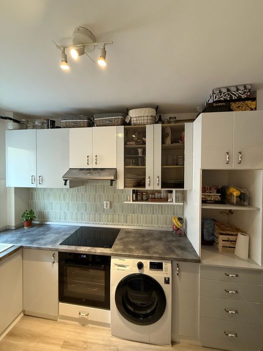 Apartament 2 camere etaj intermediar zona 9 Mai