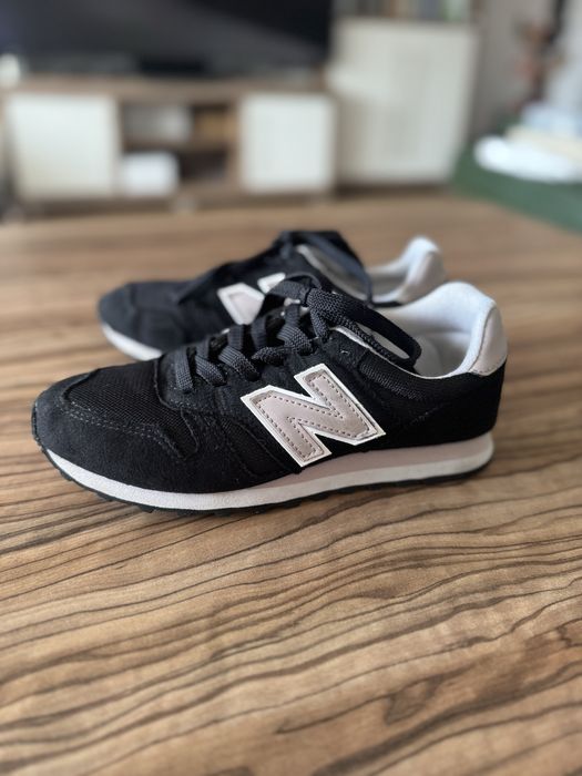 Продавам детски/ дамски сникерси New Бalance