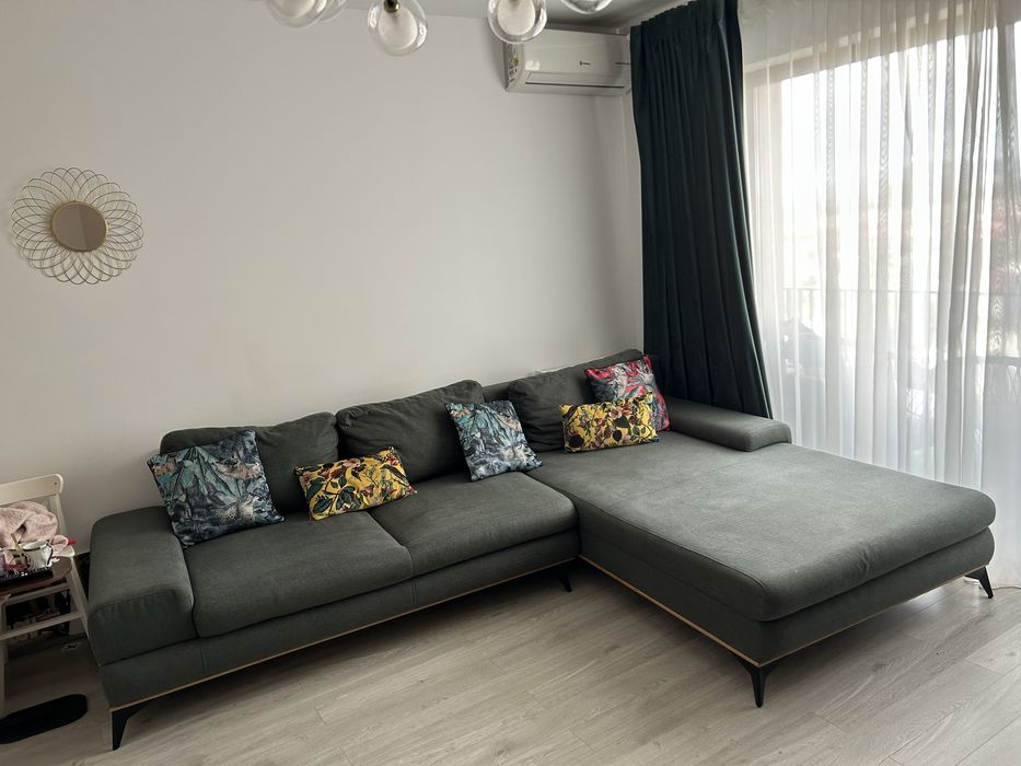 Canapea extensibila mare, foarte frumoasa