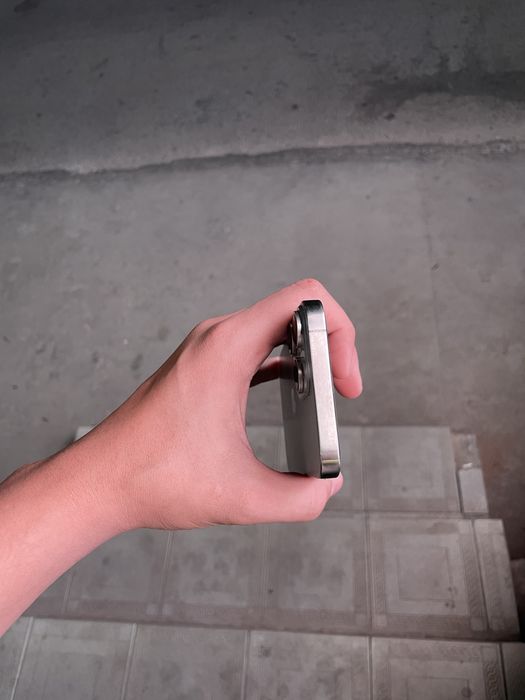 айфон хр 15 про сотилади