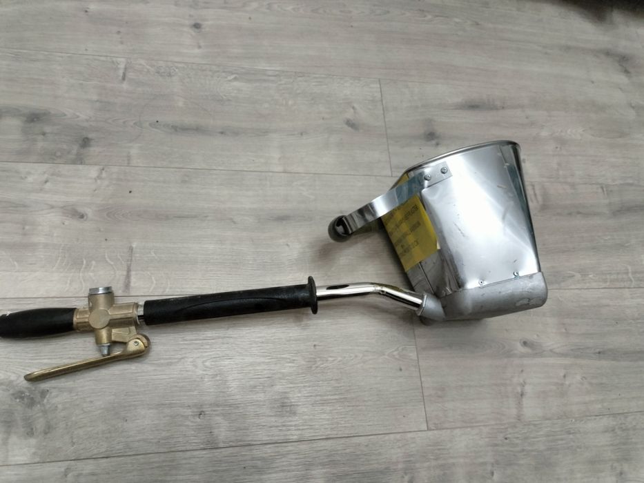 Хоппер ковш штукатурки. На компрессор