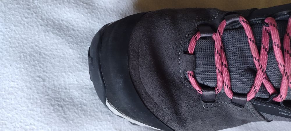 Дамски непромокаеми туристически обувки Куечуа/Quechua