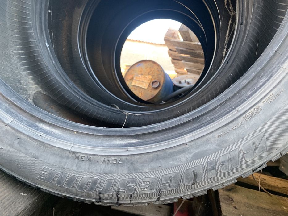 Bridgestone 235/50/19