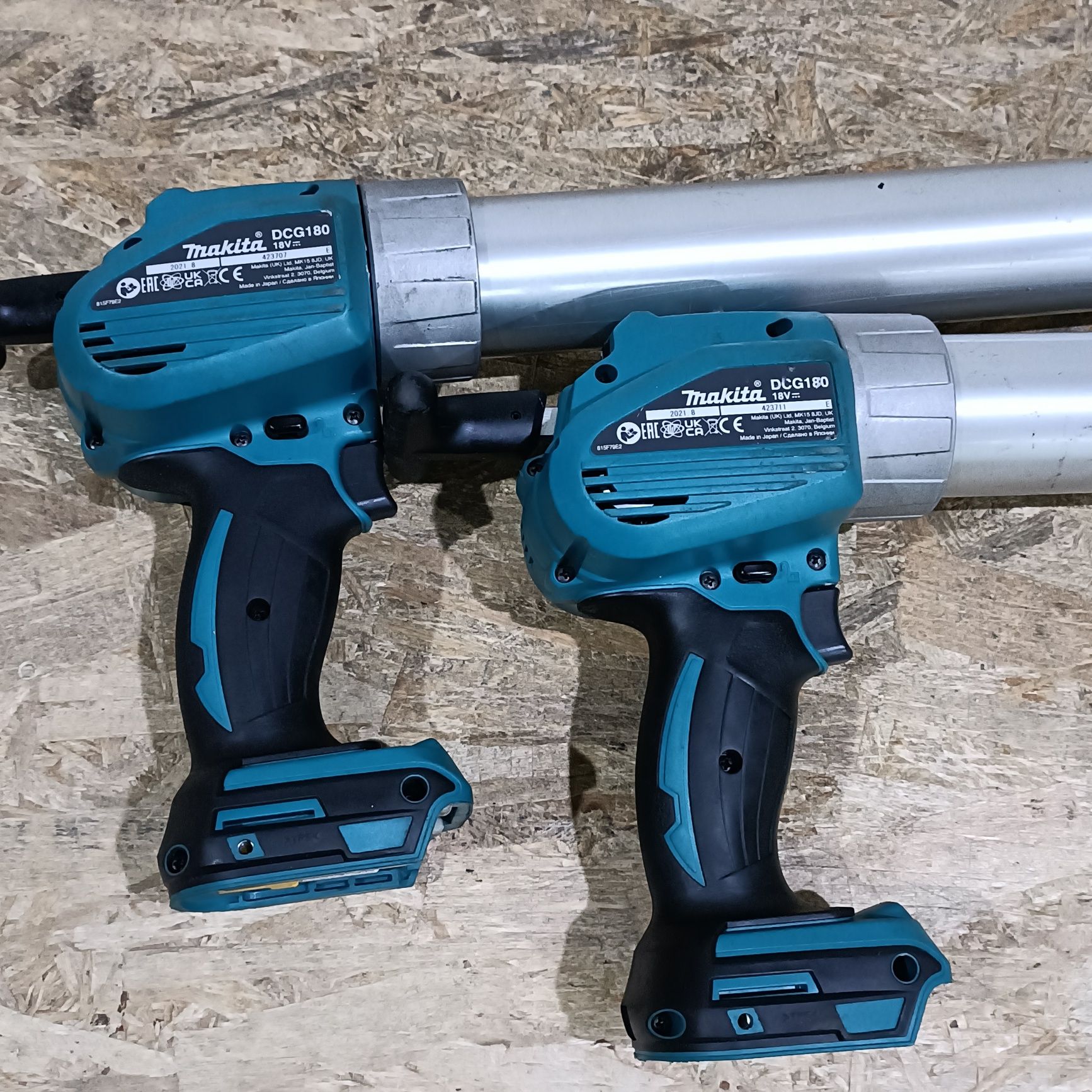 Masina Pistol tub de silicon Makita DCG180