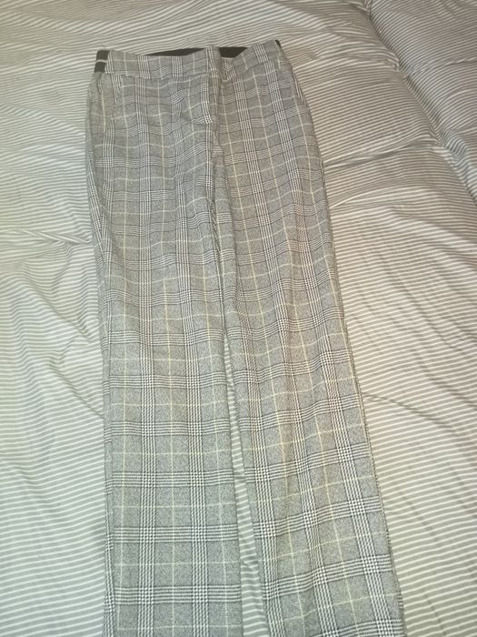 Blugi și pantaloni noi