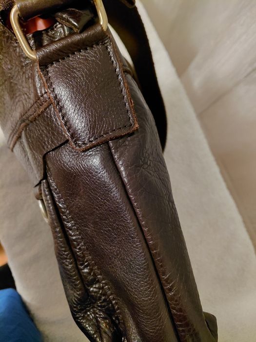 Borsello/geanta noua, barbateasca, maro din piele