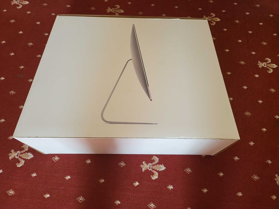 iMac impecabil 1TB ssd, display 22inch , intel i5 + tastatura si mouse