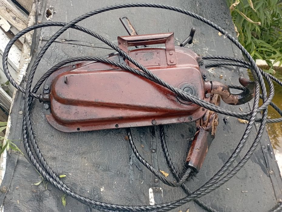 Лебедка  3 т . Трос 5 метров