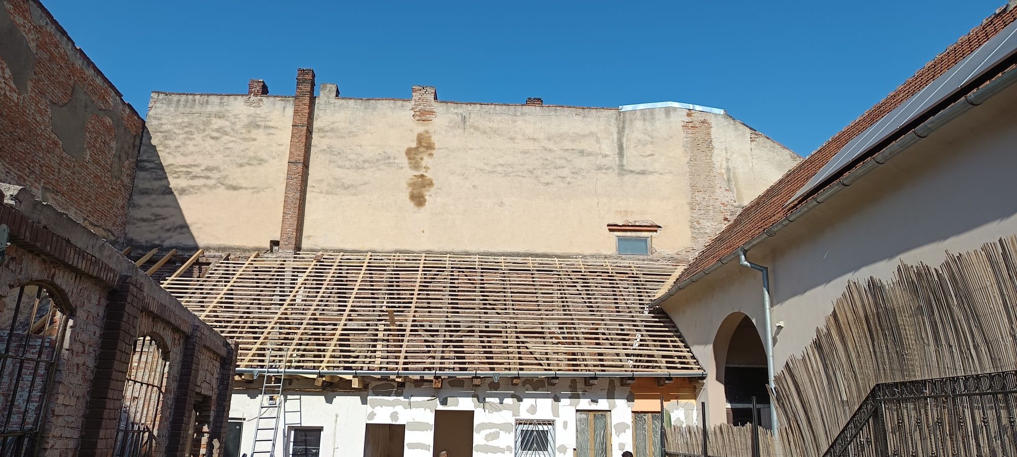 Reparatii și întreținere acoperișe