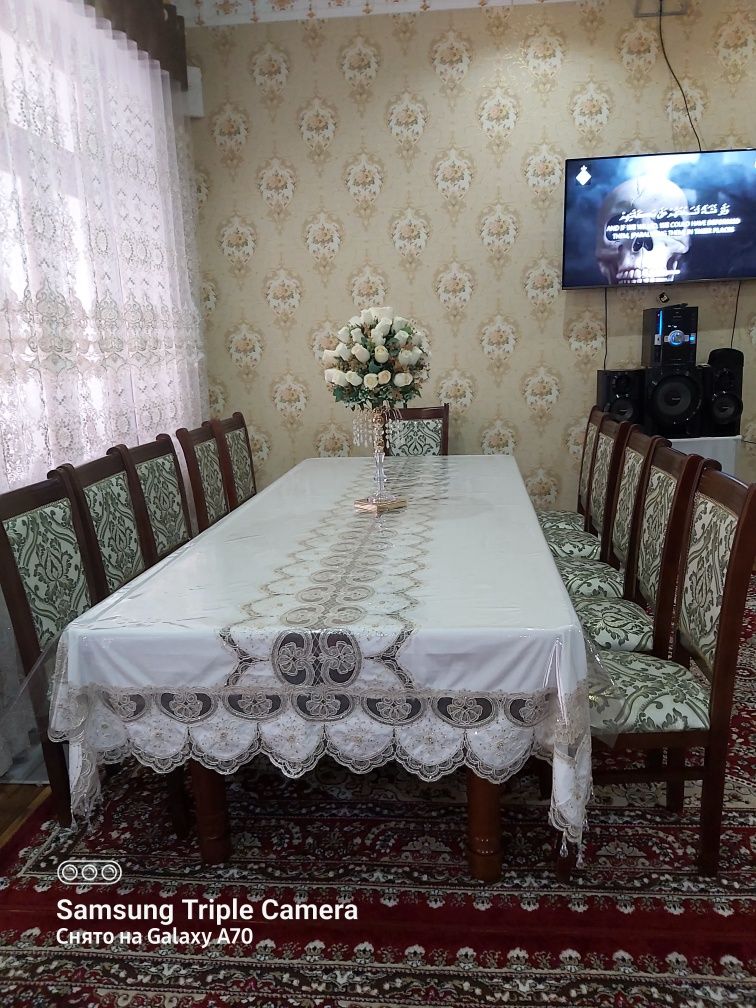 Stol va stul holati yaxshi 14ta stuli bor.