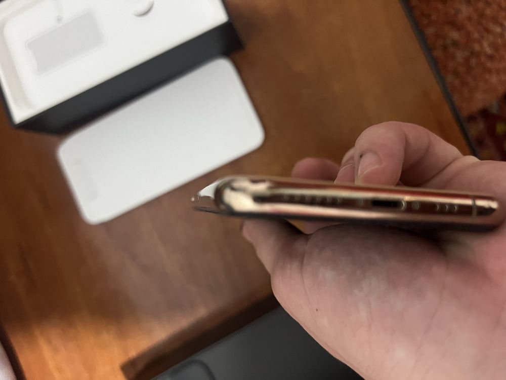 iphone 11 pro max gold