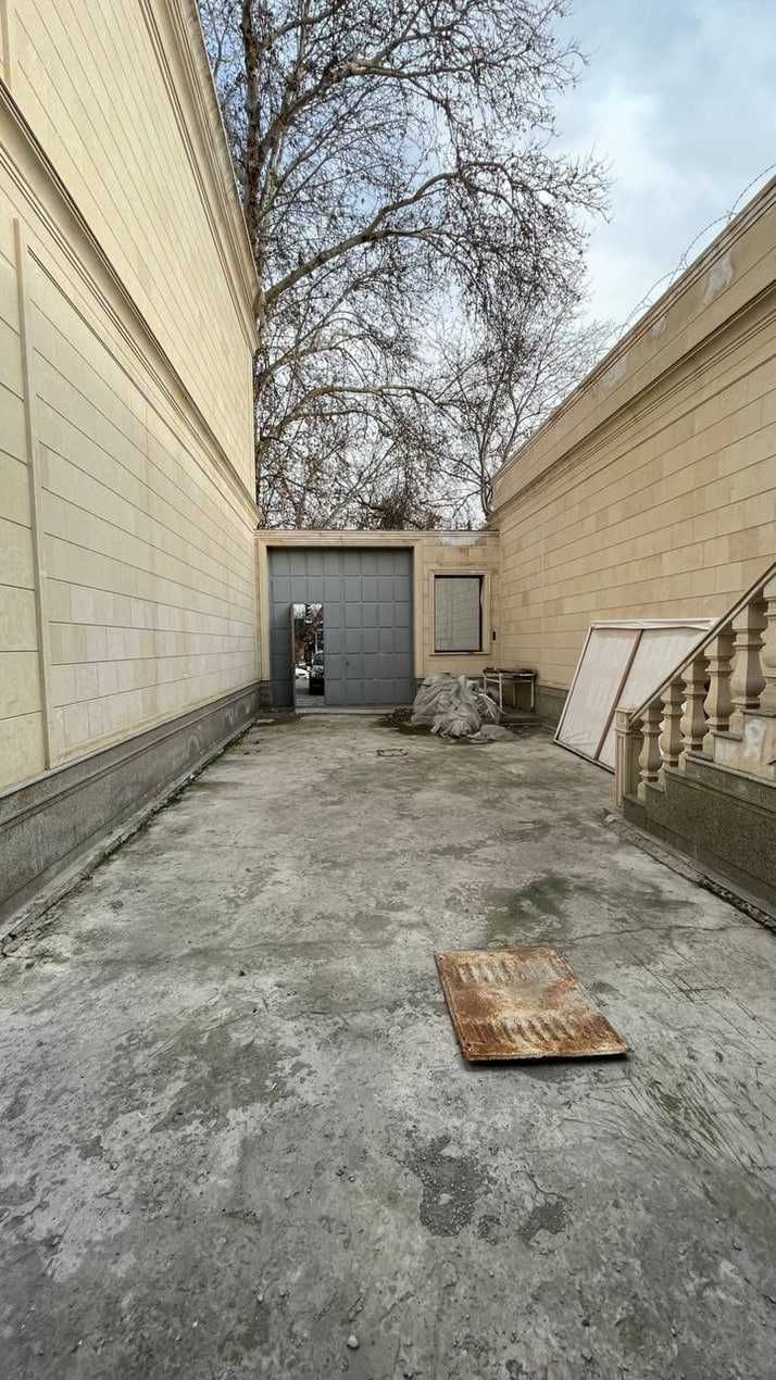 Сдаётся Здание Вдоль дороги 1400м2 ул.Луначарского