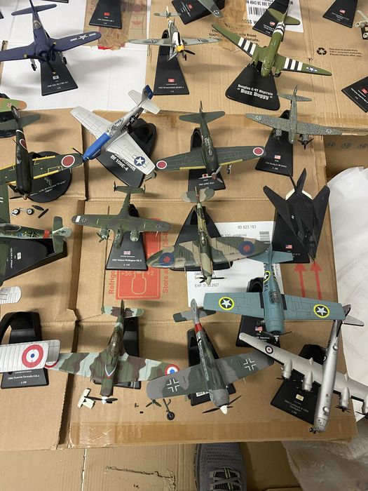 Avioane militare diverse modele macheta