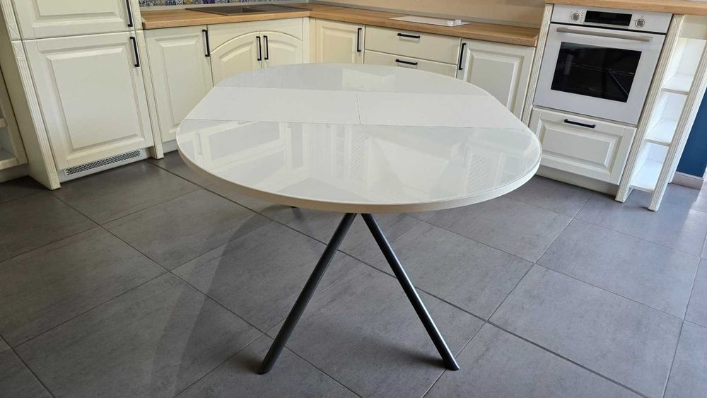 Кръгла трапезна разтегателна италианска маса Connubia 120 см