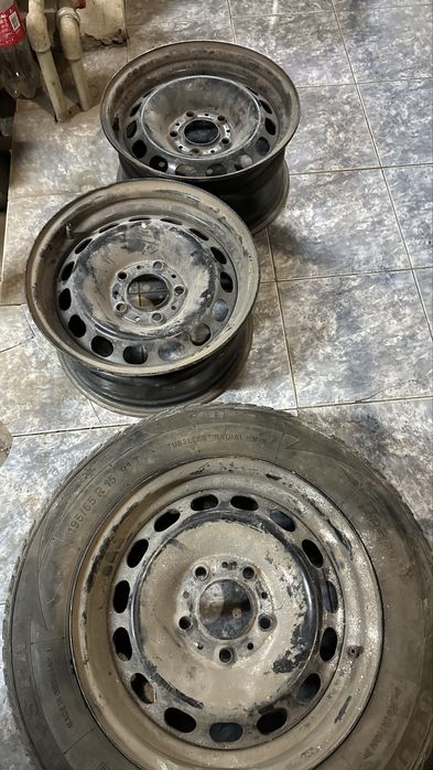 Шины и диски                                         .