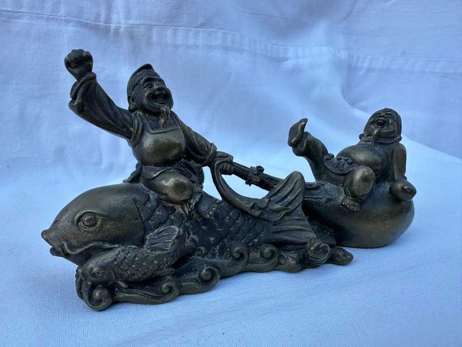 Месингова фигурка „Богатство и Късмет“ (смеещи се мъдреци с шаран)