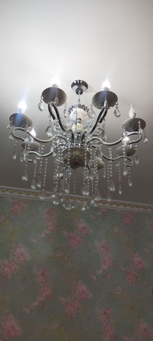 Срочно продам люстру с бра