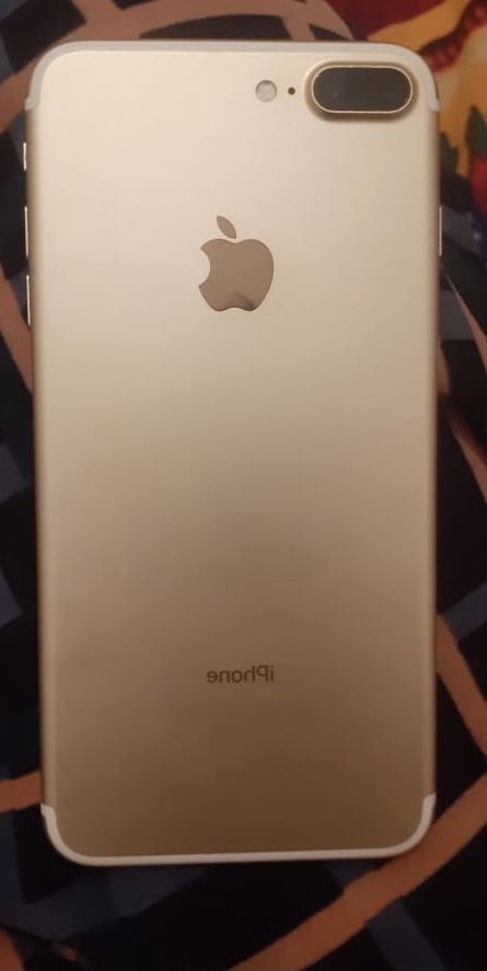 Продаам айфон 7+