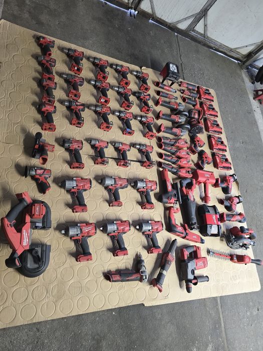 Vând angro scule milwaukee