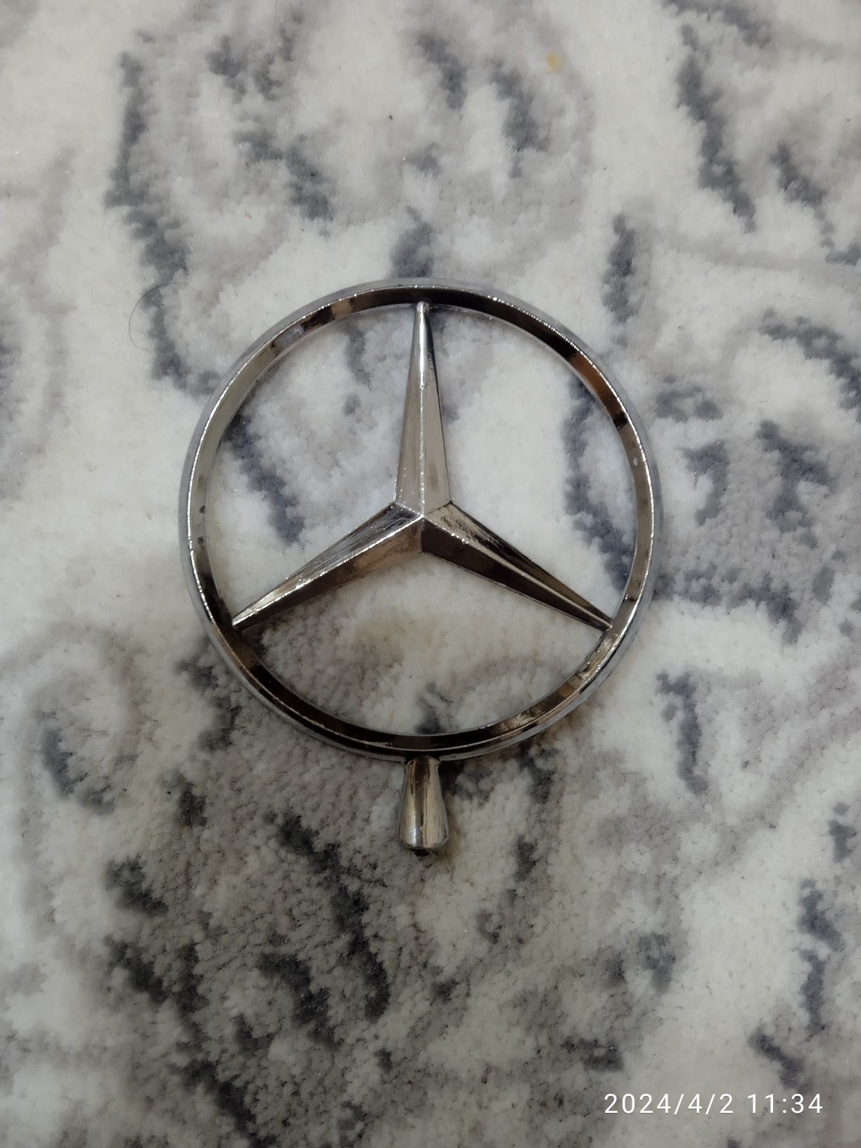Продаю эмблему Mercedes Benz