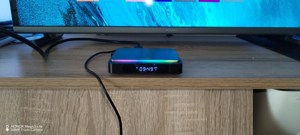 Vând pachet TV smart box