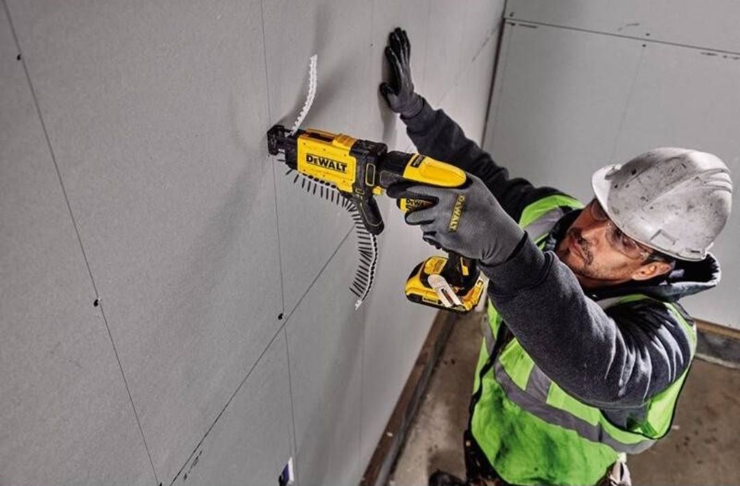 Винтоверт за гипсокартон Dewalt DCF620 с приставка DCF6201