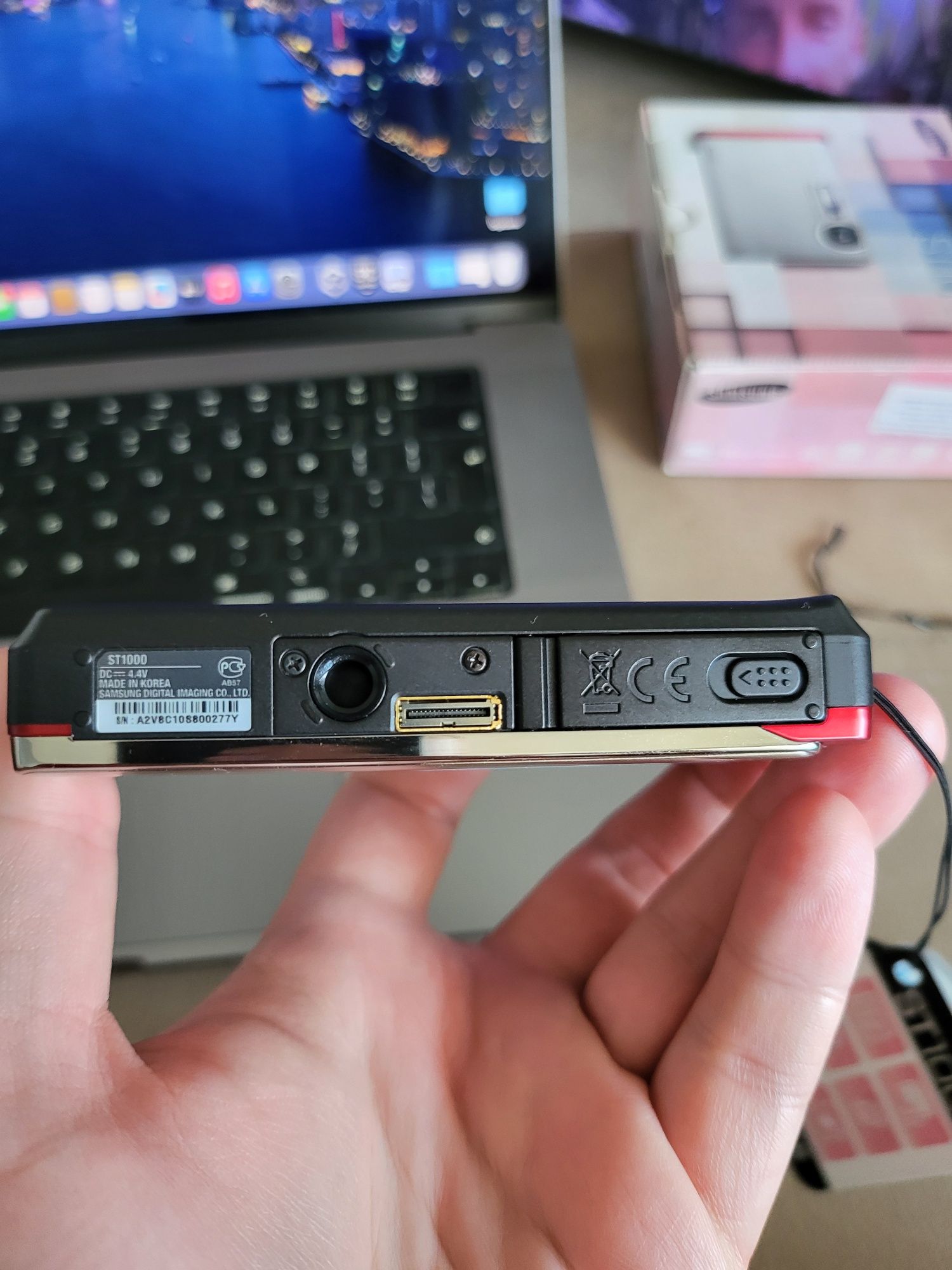 Samsung ST1000 фотоапарат като нов