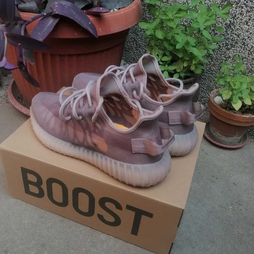 Yeezy 350 V2 Mono Mist