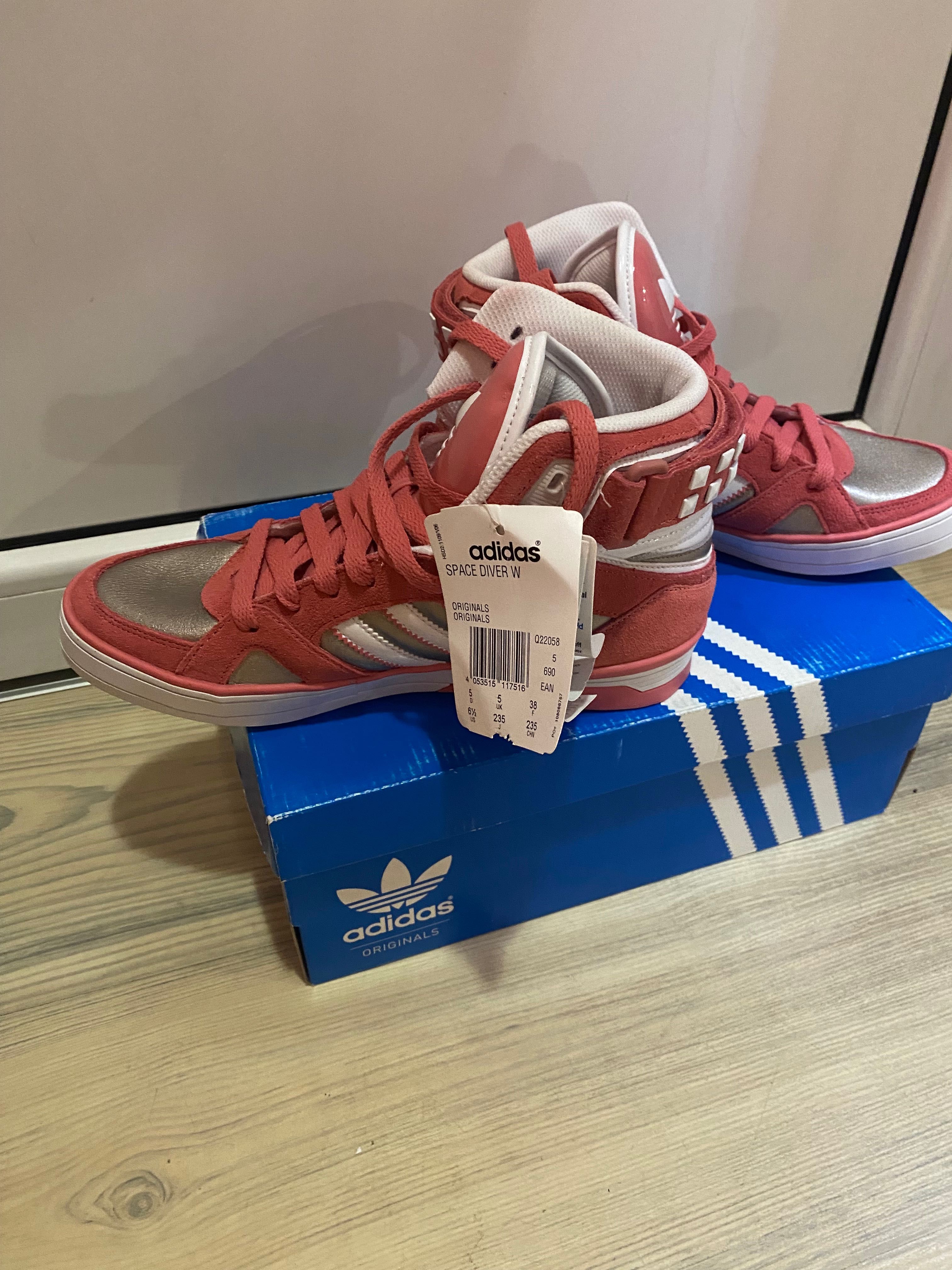 Кецове adidas- дамски