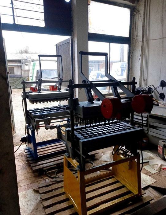 Masini de cornet inghetata forma pahar 2 tipuri si con 2 tipuri