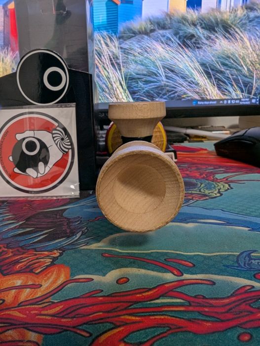 O Kendama grip foarte cu balene hole și rulment