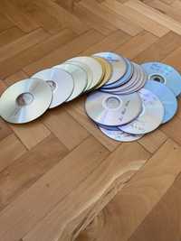 Стари дискове CD/DVD 45 бр за градината и други декорации