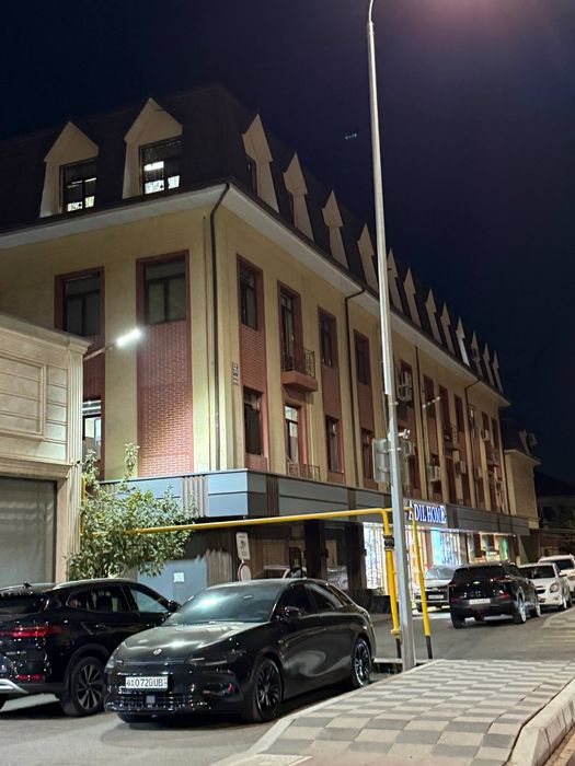 Квартира продаётся на Юнусабаде. Напротив 17 гор больницы.