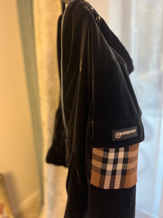 Geaca Burberry,noua cu eticheta