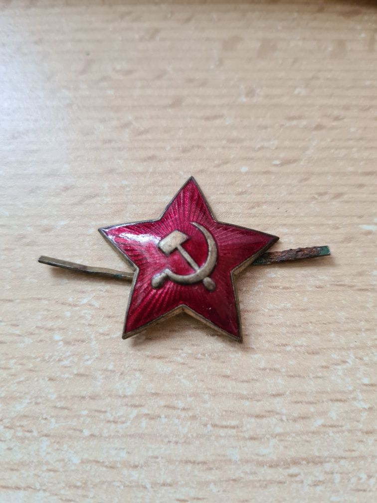 Insigna sovietica ofiter cascheta insemn URSS