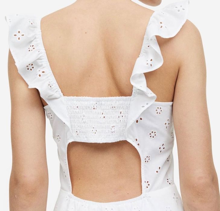 Красива бяла рокля с дантела на ХМ - нова, размер С