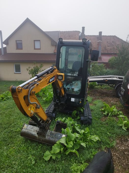 Prestări Servicii cu Mini Excavator