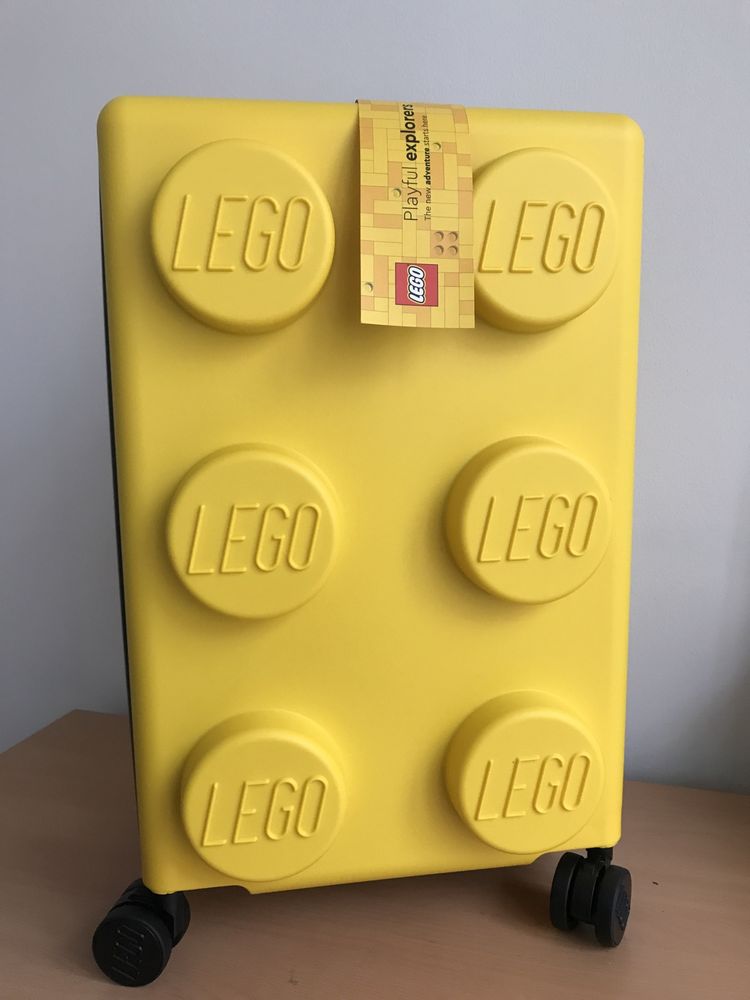 Чемодан Lego на колесиках 56 см, 35 л