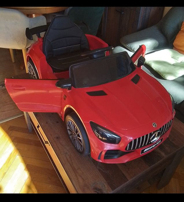 Акумулаторна кола MERCEDES GT с меки гуми