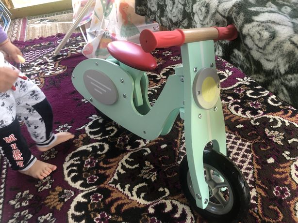 Bicicleta din lemn pentru copii