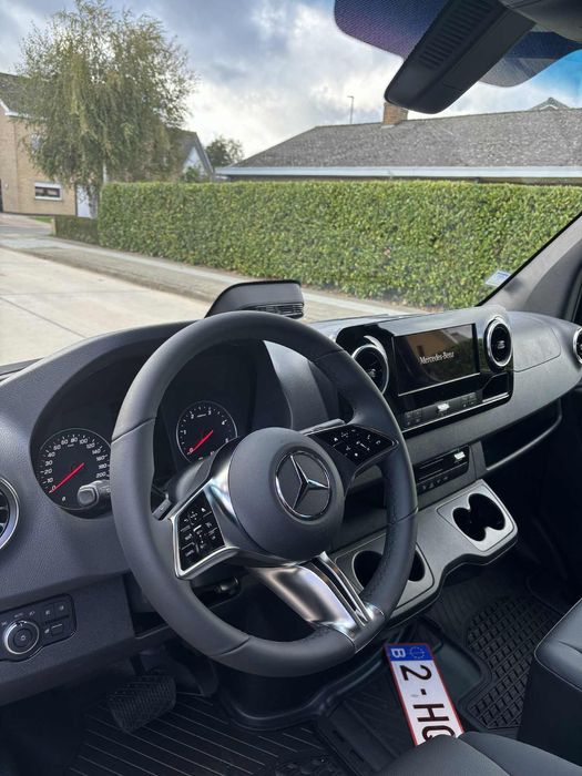 Mercedes sprinter nou nouță 317cdi nimic de reproșat.