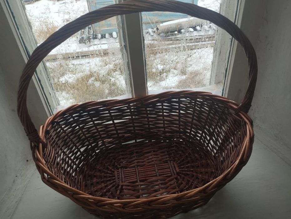 Продам корзину  в хорошем состоянии