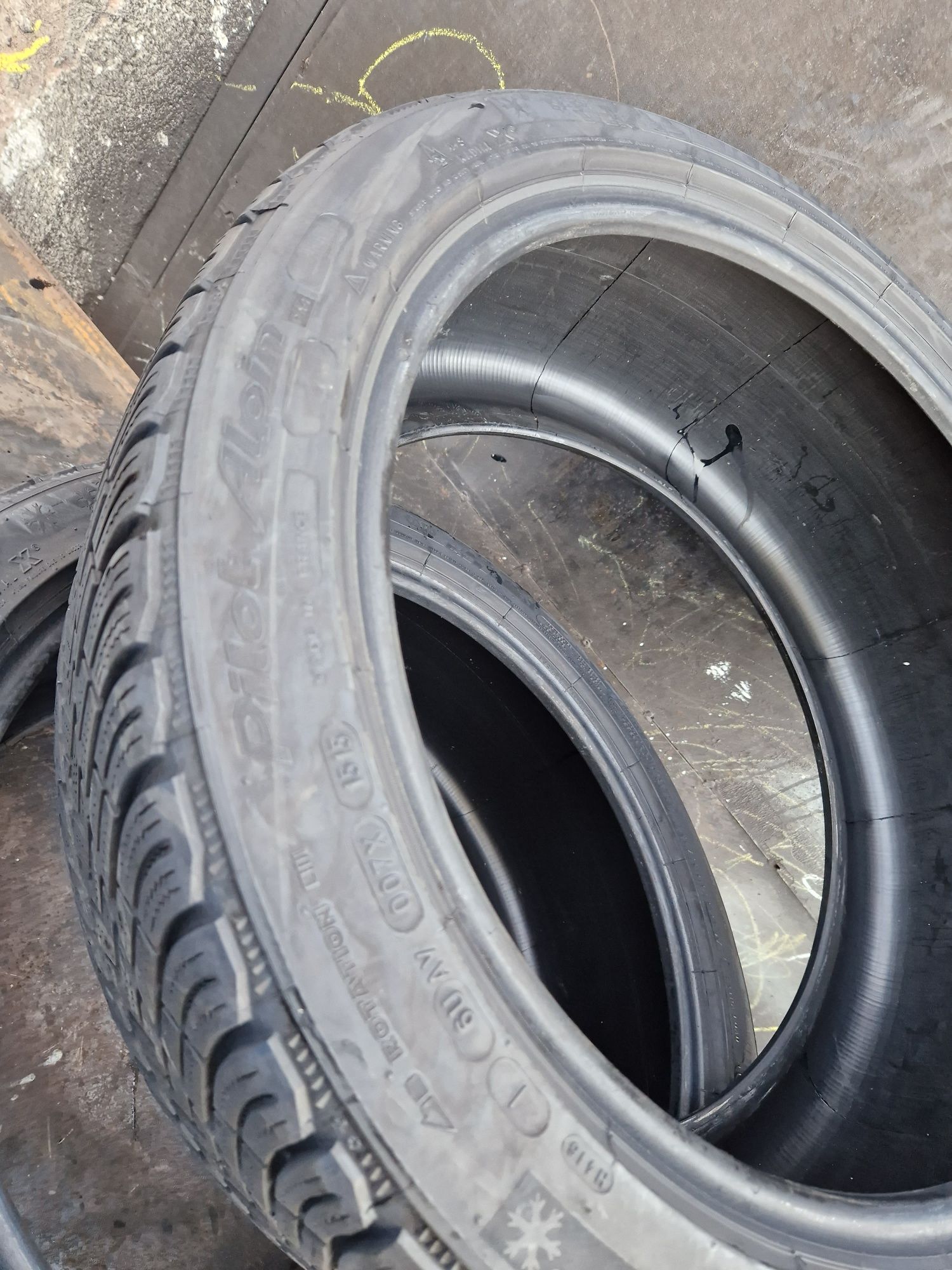 2 Anvelope Michelin 235 40 R19 M+S