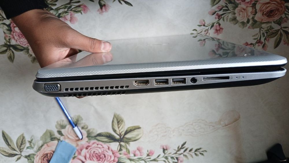 Noutbuk HP Pavillion