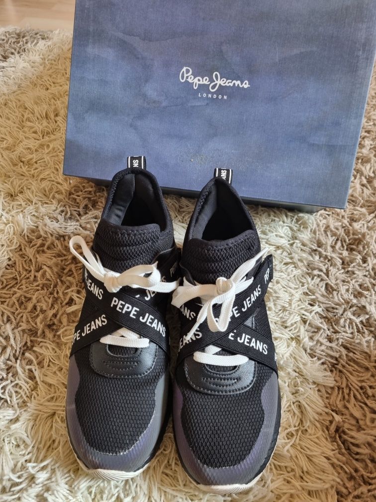 Adidasi pepe jeans , marime 39