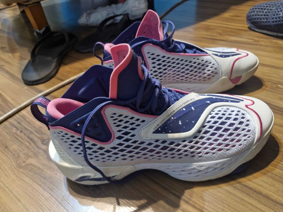 Li ning badfive v 46 номер маратонки за  баскетбол