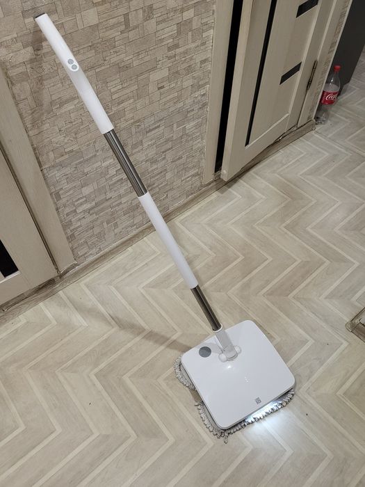 Продам электрошвабру SWDK D260